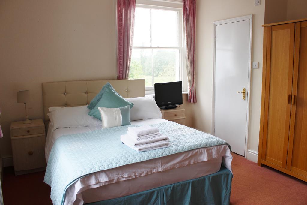 Little Hallingbury Mill Bishop's Stortford Room photo